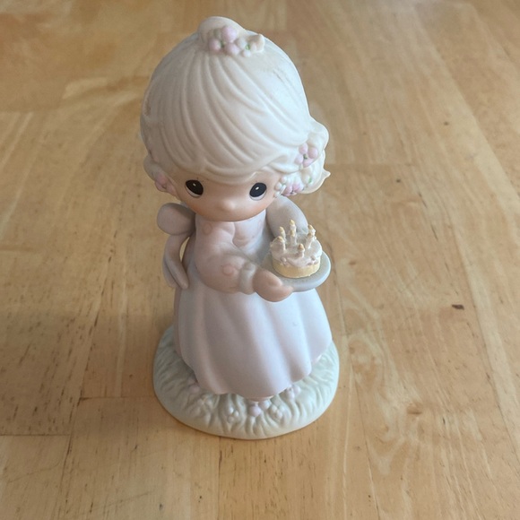 Vintage Precious Moments May Your Birthday Be A Blessing about 5.5 in tall 1990 - Picture 1 of 6